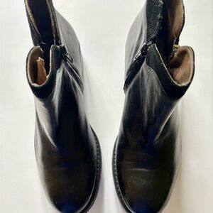 Bella Vita Italian Leather Black Ankle Boots Size 8